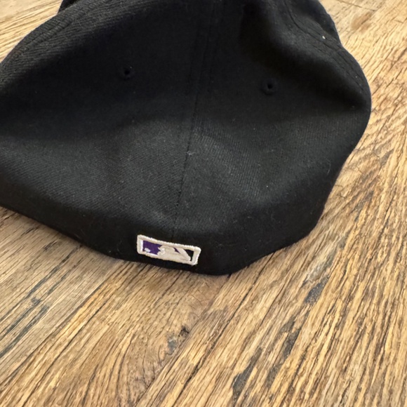 Preowned New Era Size 7 1/2 Colorado Rockies Purple Black Baseball Cap Hat - Picture 3 of 5